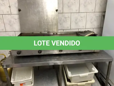 LOTE 002 - Lote com equipamentos, prateleiras e etc