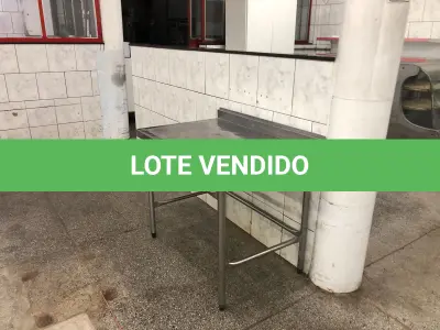 LOTE 002 - Lote com equipamentos, prateleiras e etc