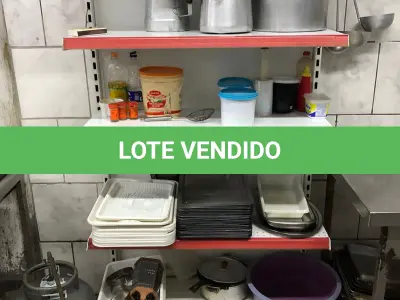 LOTE 002 - Lote com equipamentos, prateleiras e etc