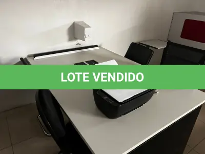 LOTE 112 - Mesa 4 cadeiras 