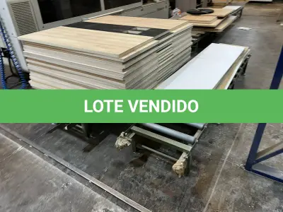 LOTE 034 - Lote de placas de MDF e MDP e corrugados (retalhos e placas)