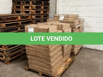 LOTE 036 - Lote de moveis embalados 