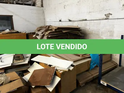 LOTE 034 - Lote de placas de MDF e MDP e corrugados (retalhos e placas)