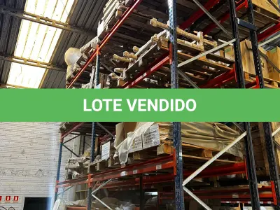 LOTE 037 - Lote de materiais que estão nas prateleiras (sem as prateleiras)