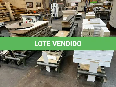 LOTE 034 - Lote de placas de MDF e MDP e corrugados (retalhos e placas)