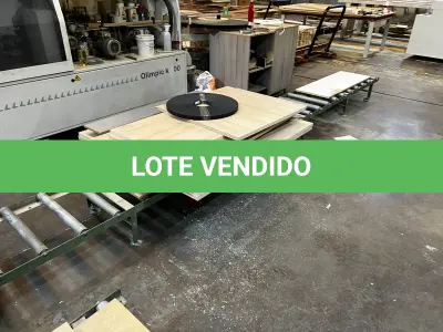 LOTE 034 - Lote de placas de MDF e MDP e corrugados (retalhos e placas)