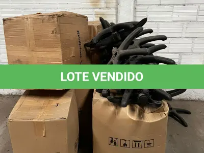 LOTE 035 - Lote de componentes para montagem de cadeiras 