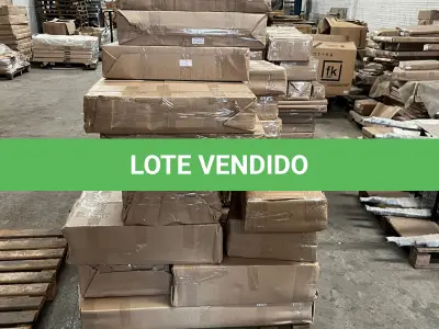 LOTE 036 - Lote de moveis embalados 