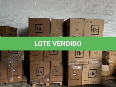 LOTE 133 - Lote de cadeiras em caixas 