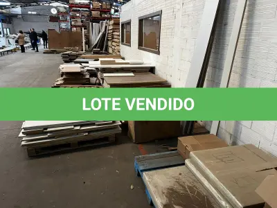 LOTE 034 - Lote de placas de MDF e MDP e corrugados (retalhos e placas)