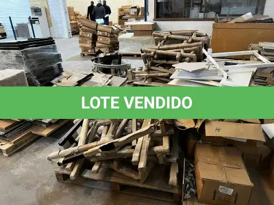 LOTE 042 - Lote com Pés para mesa 