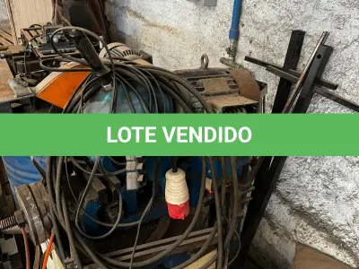 LOTE 084 - Lixadeira com morsa