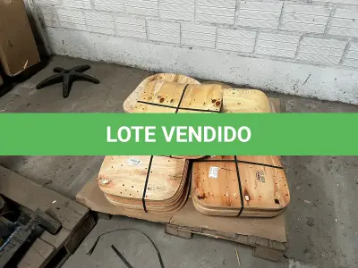 LOTE 035 - Lote de componentes para montagem de cadeiras 