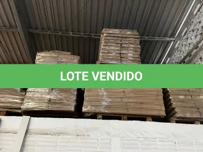 LOTE 036 - Lote de moveis embalados 