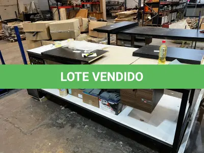 LOTE 054 - Mesa