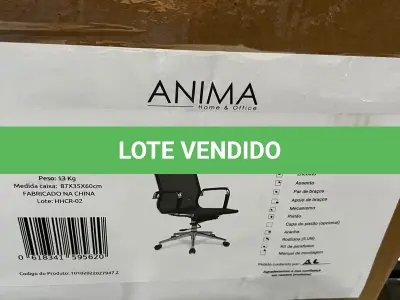 LOTE 133 - Lote de cadeiras em caixas 