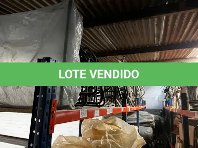 LOTE 037 - Lote de materiais que estão nas prateleiras (sem as prateleiras)