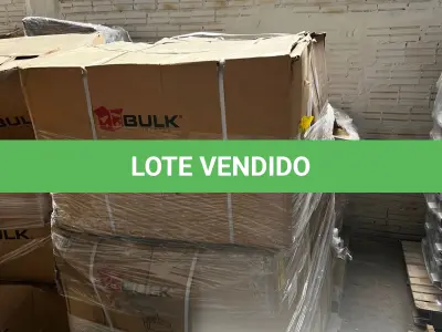 LOTE 133 - Lote de cadeiras em caixas 