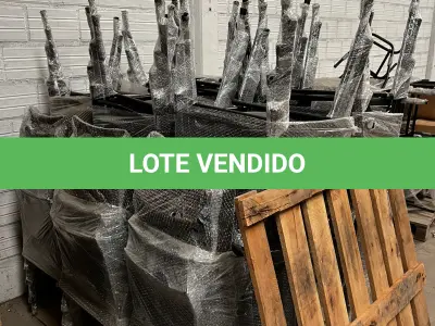 LOTE 073 - Lote de cadeiras montadas 