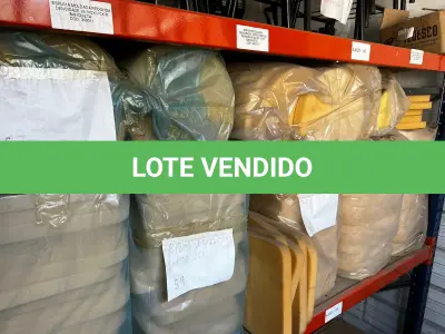LOTE 035 - Lote de componentes para montagem de cadeiras 