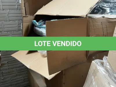 LOTE 133 - Lote de cadeiras em caixas 