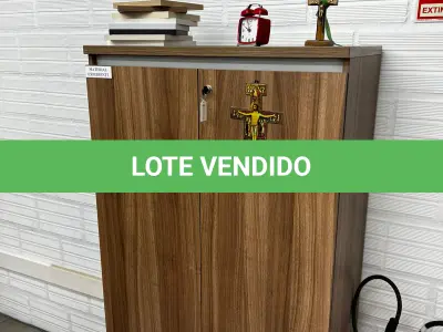 LOTE 026 - Armário 2 portas  