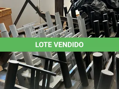 LOTE 035 - Lote de componentes para montagem de cadeiras 