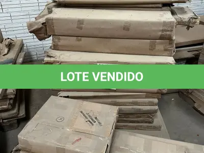 LOTE 036 - Lote de moveis embalados 