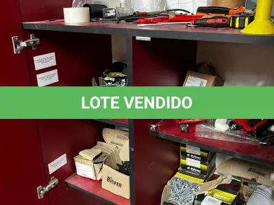LOTE 068 - Lote de parafusos, facas e etc 