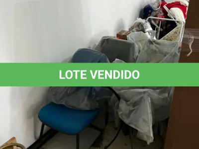 LOTE 123 - Lote de banquetas 
