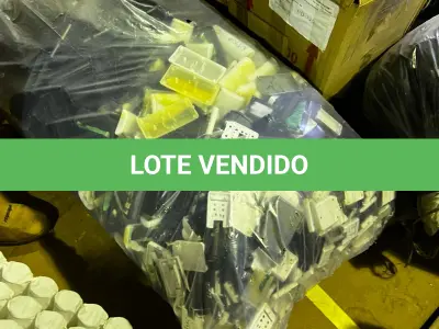 LOTE 007 - Lote de colchoes e mantas massageadoras, lote de espumas e colchões,