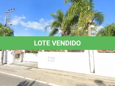 LOTE 000 - Uma residência mista de 01 pavimento, tendo o nº 696, casa I, e seu respectivo terreno designado por área residencial nº 02, do condomínio horizontal,