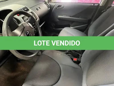 LOTE 000 - Honda/Fit LX, cor dourada, fabricação/modelo 2004/2004