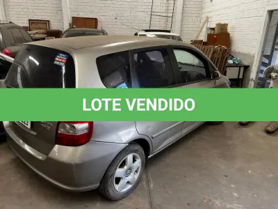 LOTE 000 - Honda/Fit LX, cor dourada, fabricação/modelo 2004/2004