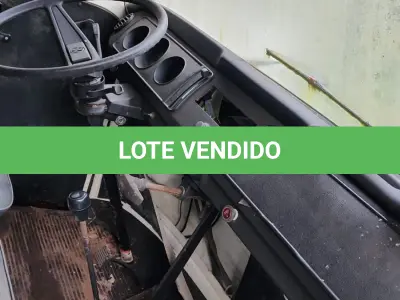 LOTE 032 - KOMBI