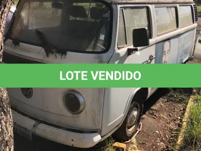 LOTE 011 - KOMBI