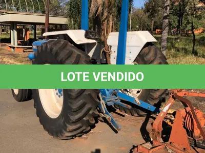 LOTE 017 - TRATOR 4610