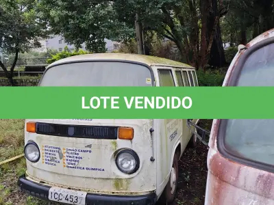 LOTE 032 - KOMBI