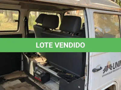 LOTE 011 - KOMBI