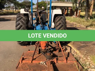 LOTE 017 - TRATOR 4610