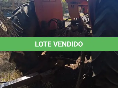 LOTE 018 - TRATOR mf 295