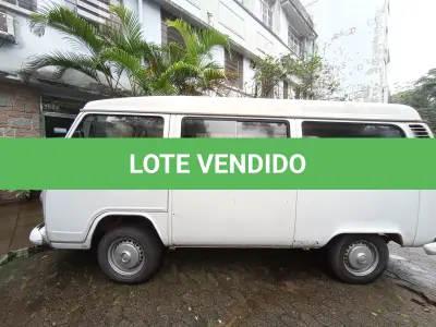 LOTE 015 - KOMBI