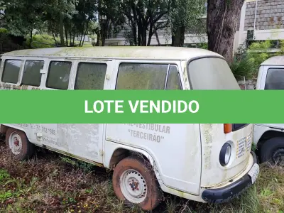 LOTE 032 - KOMBI