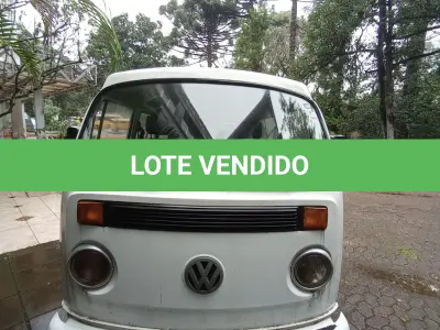 LOTE 015 - KOMBI