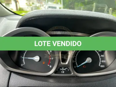 LOTE 001 - Ecosport Titanium 2.0 Aut., cor prata, ano 2014/2014