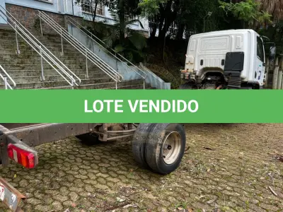 LOTE 002 - Caminhão M.Benz/Accelo 815 CE, diesel, cor branca, carroceria fechada/cabine estendida, fabricação/modelo 2021/2022 (sem chave)