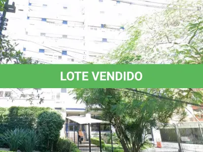 LOTE 000 - O apartamento nº 803 do Edifício Presidente Kennedy, na Rua André Puente nº 185