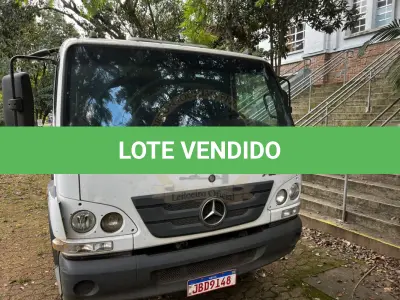 LOTE 002 - Caminhão M.Benz/Accelo 815 CE, diesel, cor branca, carroceria fechada/cabine estendida, fabricação/modelo 2021/2022 (sem chave)