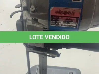 LOTE 000 - Maquinas de costura e gaiolas