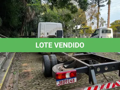 LOTE 002 - Caminhão M.Benz/Accelo 815 CE, diesel, cor branca, carroceria fechada/cabine estendida, fabricação/modelo 2021/2022 (sem chave)